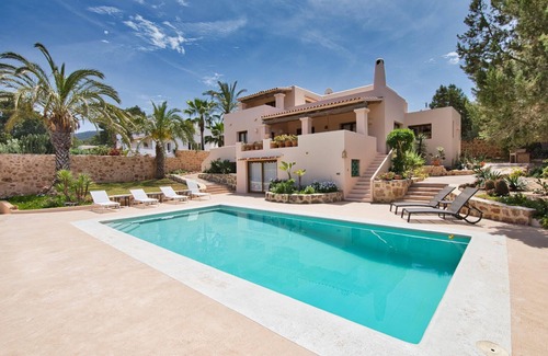 Cala Vadella Villa | Family villa, airco, fully equipped kitchen, swimming pool, 5 minutes from the beach!