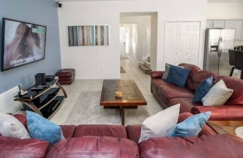 Watersong House | Family Escape | 5BR Villa w/Pool, Spa & Game Room – Disney 20 Mins