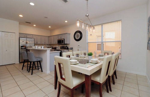 Watersong House | Family Escape | 5BR Villa w/Pool, Spa & Game Room – Disney 20 Mins