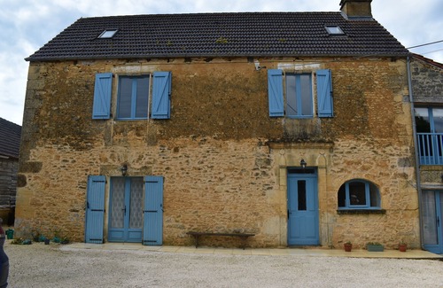 Marquay House | Family Farmhouse with Pool Sleeps 8 near Sarlat