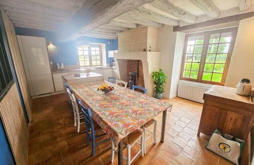 Sainte-Maure-de-Touraine Cottage | Family cottage with heated pool and wifi in Touraine
