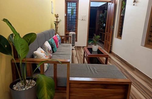 Thiruvananthapuram House | Family friendly Homestay with Homely food Near by Kovalam bypass Trivandrum
