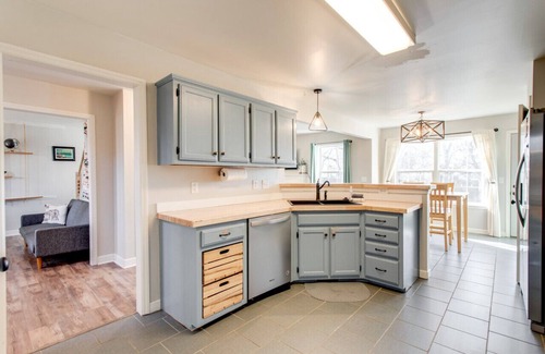 Thompson's Station Apartment | Family Friendly: Pirate Ship/Cargo Net/Cereal Bar