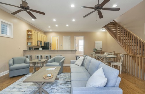 Crescent Beach House | Family Friendly Beach Home, 4 Bed 4 Bath, Sleeps 12! Walk to Beach! Pool! 🇺🇸🇺🇸🇺🇸