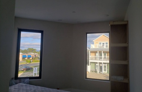 Silver Sands Apartment | Family friendly with roof top deck ocean view