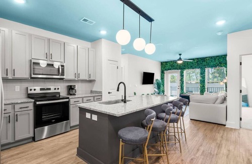 Upper Grand Lagoon Apartment | Family-Friendly 3-Bedroom Condo with Resort Pool