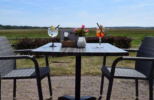 Nieuw-Haamstede Hotel | Family friendly Oasis | Free Parking | Near scenic Nature Trails, beach escape