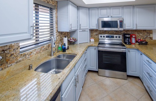 Lake Havasu City House | Family Friendly Oasis w/ Pool & BBQ