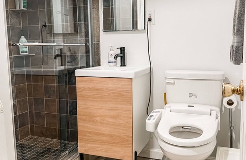 Mount Pleasant Apartment | Family-Friendly 1 Bedroom - Mt. Pleasant-AdMo-CoHi