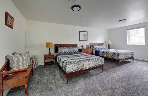 Rock Creek House | Family Friendly 2 acres Home with Hot tub, Fireplace & Game room, Vogel Vacation
