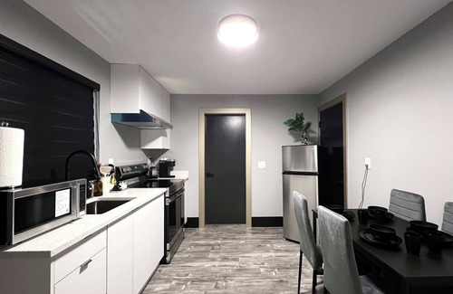 Burnaby House | Family-Friendly 2-Bedroom Retreat in Burnaby