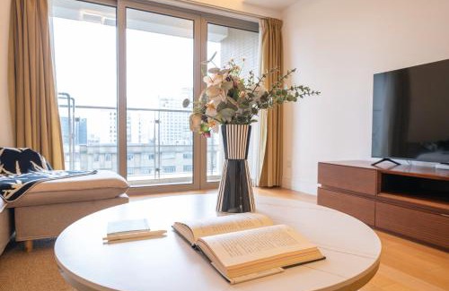 Xujiahui Apartment | Family Friendly 2 Bedroom Apartment Xujiahui Center