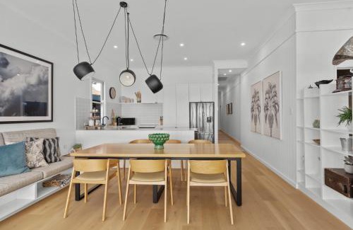 New Farm Apartment | Family-Friendly 3-Bed Apartment in New Farm