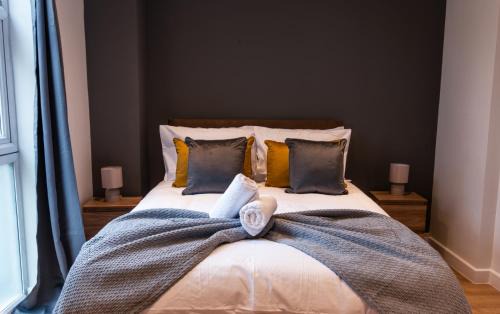 Belsize House | Family-Friendly 3-Bed Home Downstairs Bath & Bed Perfect Long Stays NW3