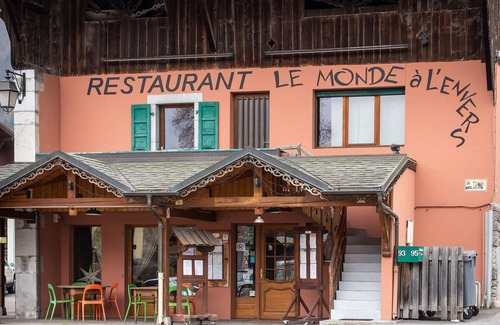 Samoens Apartment | Family friendly 3-bedroom apartment in Samoens close to ski bus and amenities