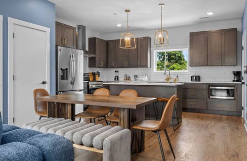 Talbot's Corner Apartment | Family-Friendly 3BR Townhouse | GameRoom & Balcony
