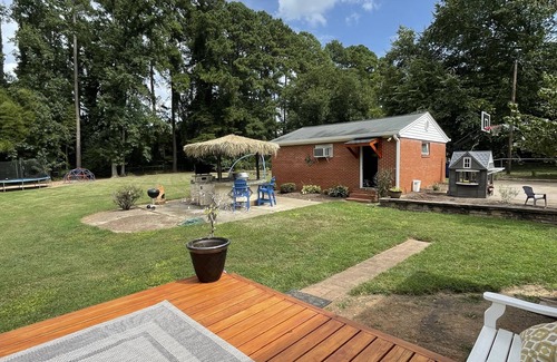 East Raleigh House | Family Friendly 3BR w/outdoor entertaining space