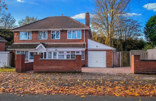 Birmingham House | Family-Friendly 4-Bed near Parks & Transport Links
