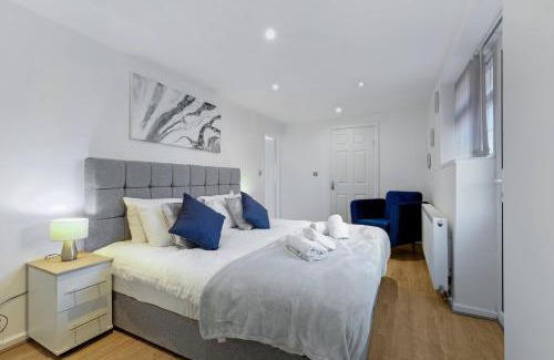 Birmingham House | Family-Friendly 4-Bed near Parks & Transport Links