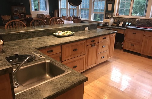 Braintree House | FAMILY FRIENDLY 4 Season Home for Large Groups, With Hot Tub. Sleeps up to 27.