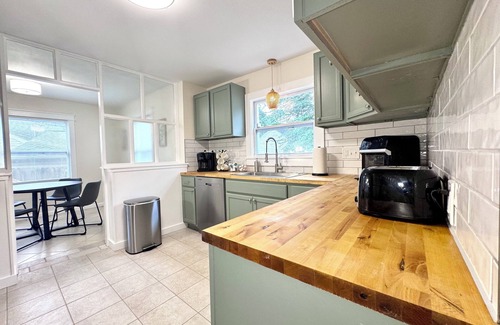 Lansing House | Family-Friendly 4BR Lansing Retreat Near MSU, Dining & Downtown Lansing