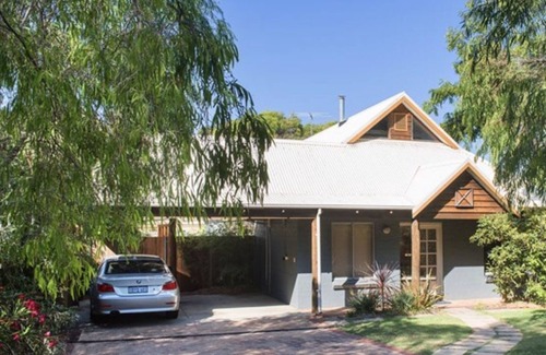 Dunsborough Cottage | Family Friendly 4x2 self contained house - sleeps 8 - walk to town and beach