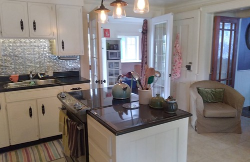 Addington Highlands House | Family-friendly and pet-friendly home away from home. 2 minutes from the river