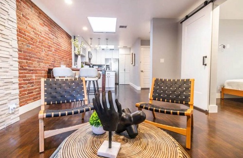 Gaslamp Quarter Apartment | Family-Friendly Apartment with Kitchen