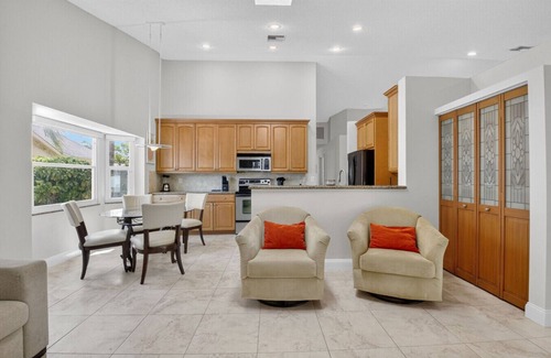 Boca Raton House | Family-Friendly Boca Gem: 4BR/3BA w/Pool & Sauna