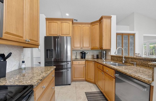 Boca Raton House | Family-Friendly Boca Gem: 4BR/3BA w/Pool & Sauna