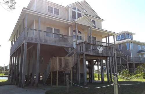 Brigands' Bay House | Family Friendly Canal Front Beach Home-Pet Friendly/Rec room/New Hot Tub