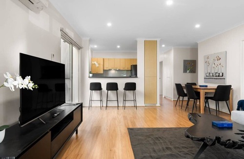 Adelaide Central Business District Apartment | Family friendly/CBD/3BR Apt/Hurtle Square