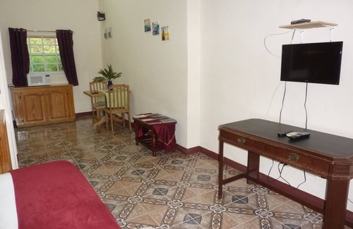 Morne Rouge Apartment | Family friendly, close to SGU> on the SGU bus route