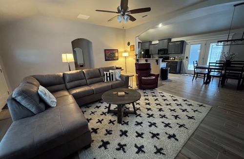North by Northwest House | Family Friendly Close to Tech, Medical District
