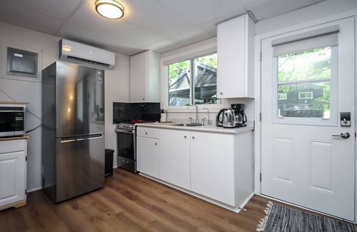 Wasaga Beach Cottage | Family friendly cottage 2 min from the beach
