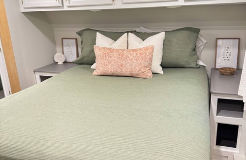 Springfield House | Family friendly cozy camper - Close to Autzen Stadium and U of O