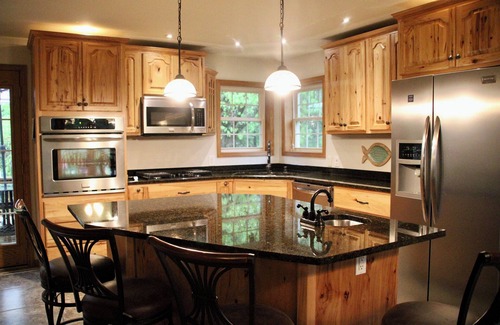 Holcombe House | Family Friendly Cozy Clean Charming and Memorable