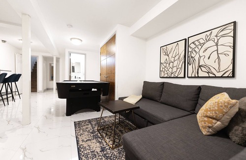 Upper Manhattan Apartment | Family-Friendly Duplex Near Subway | Patio + Games