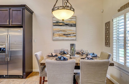 El Paso House | Family-Friendly El Paso Home: Hike, Shop & Explore