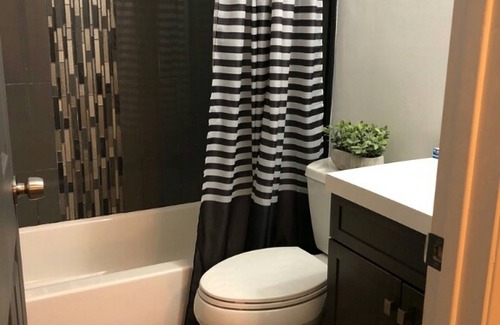 Carmichael House | Family Friendly Entire Home in Sacramento