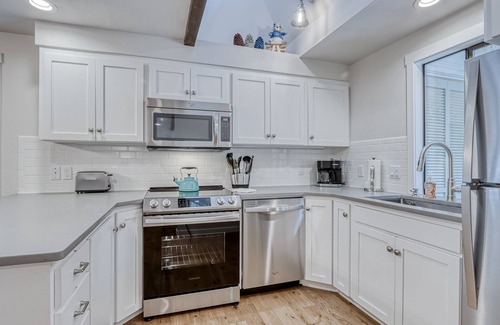 Sunriver House | Family-Friendly Forest Hideaway with EVC, Bikes, & SHARC Passes - Walk to Park