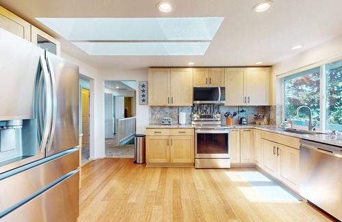 Coupeville House | Family-friendly getaway with deck, gas grill, W/D and wood stove