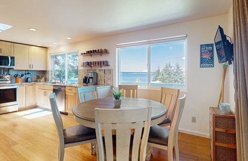 Coupeville House | Family-friendly getaway with deck, gas grill, W/D and wood stove
