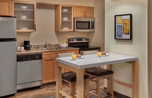 Chesterfield Hotel | Family-Friendly Hotel near St. Louis: Comfortable Stay with Free Parking
