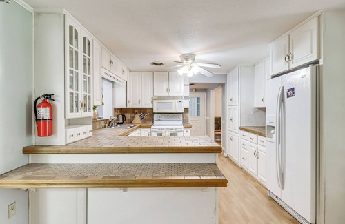 Randallstown House | Family-Friendly Home w/Grill: 15 Mi to Baltimore!