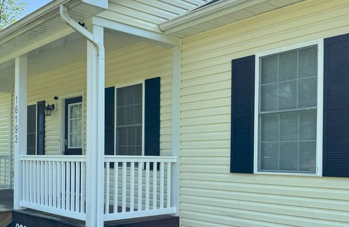 Corbin House | Family Friendly Home near Kings Dominion and Lake Anna State Park