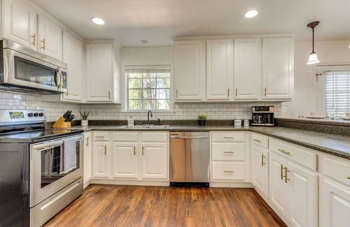 Mobile House | Family-Friendly Home: 6 Mi to Downtown Mobile!