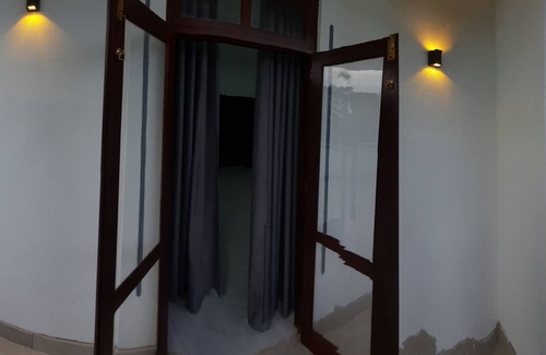 Negombo House | Family friendly homestay in lush greenery village in muthurajawela wetlands