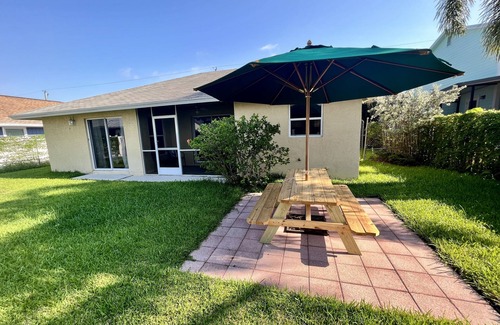 North Palm Beach Heights House | Family-friendly home near Downtown, Stadium, & Beaches.