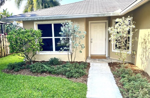 North Palm Beach Heights House | Family-friendly home near Downtown, Stadium, & Beaches.